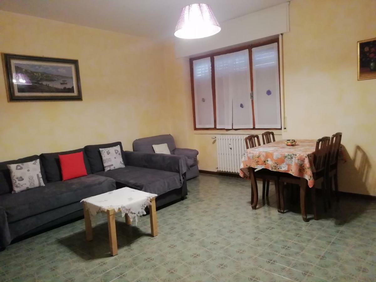 Rosso Tirano Apartment Ngoại thất bức ảnh