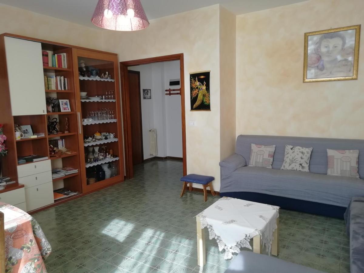 Rosso Tirano Apartment Ngoại thất bức ảnh